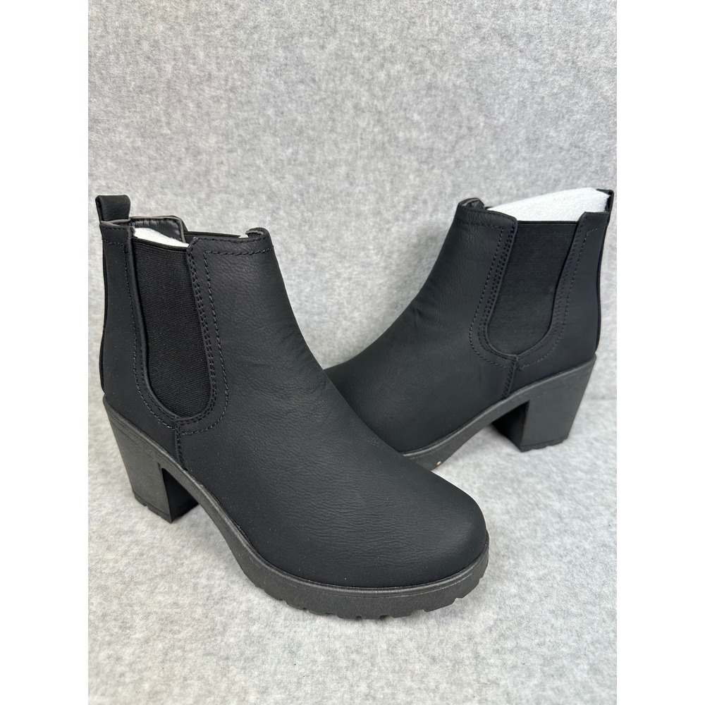 Krush Black Chunky Cleated Heel Chelsea Boots Women's Size 6‎